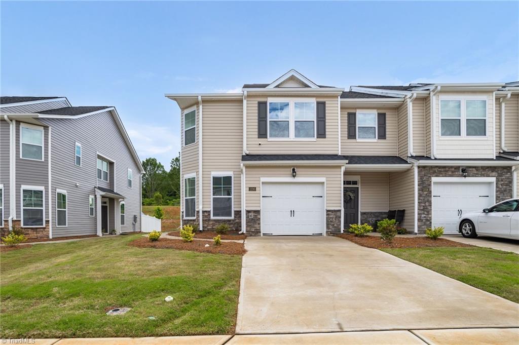 1230 Evelynnview Lane, Kernersville, North Carolina image 1