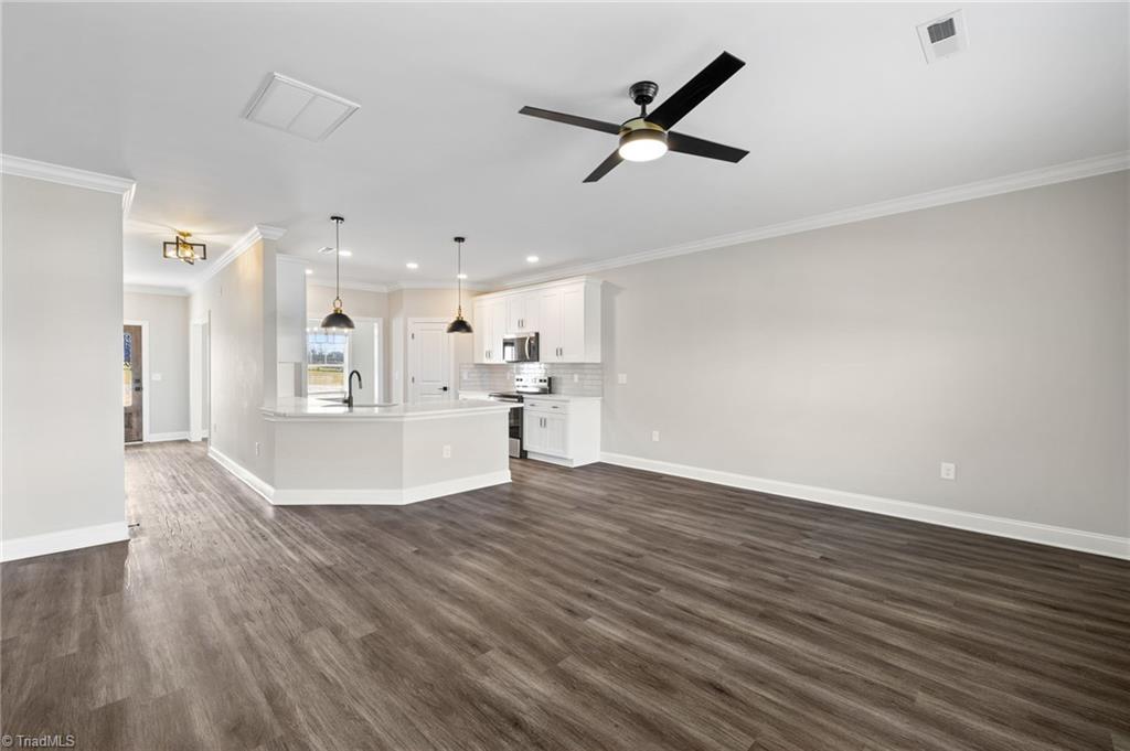 Madison, North Carolina 27025, United States, 4 Bedrooms Bedrooms, ,4 BathroomsBathrooms,Residential,Active,198072