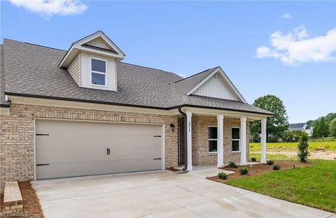 Townhouse For Sale - 3515 Townland Circle<br/> Clemmons, NC 27012