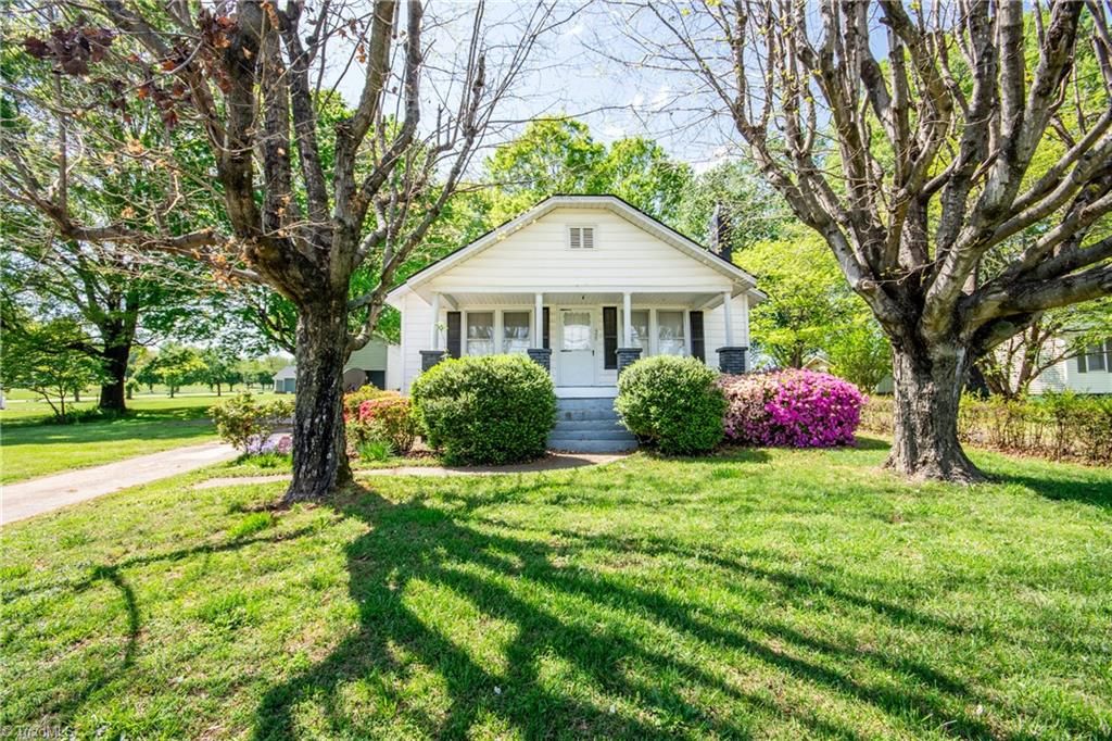 Photo of 495 US Highway 21, Statesville, NC 28625 (MLS # 1203734)