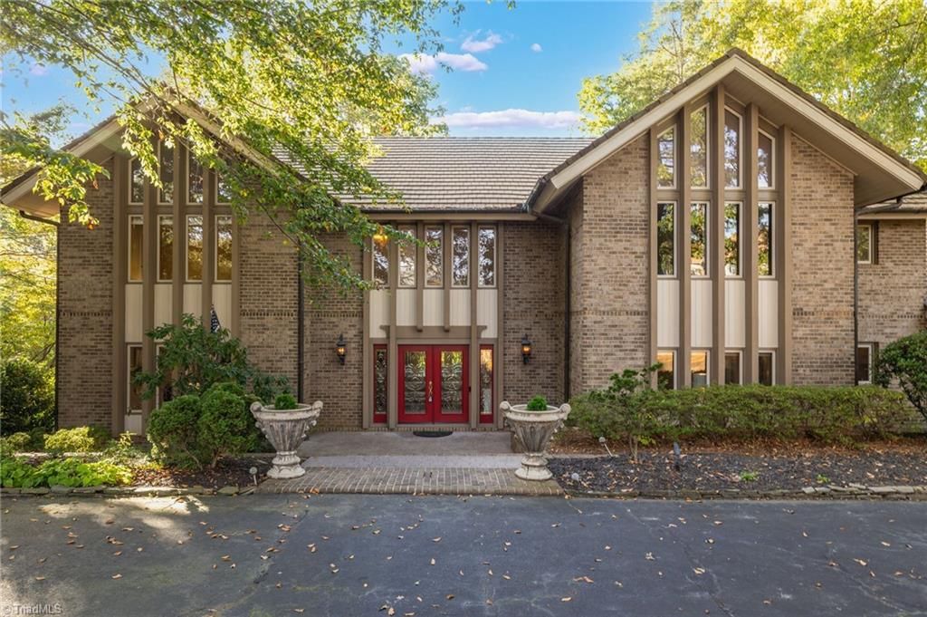 Photo of 201 Cascade Drive, High Point, NC 27265 (MLS # 1198738)