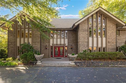 Homes For Sale - 201 Cascade Drive<br/> Davidson County, High Point, NC 27265