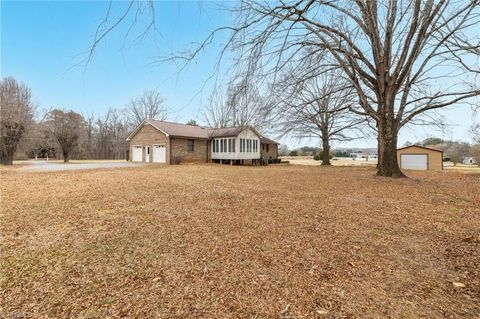 A home in Pfafftown