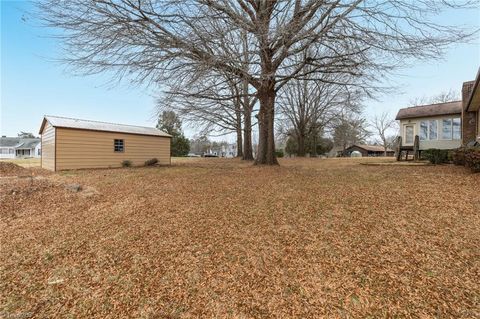 A home in Pfafftown