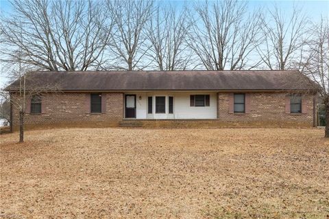 A home in Pfafftown