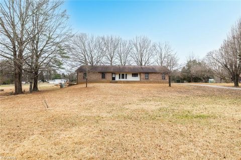 A home in Pfafftown