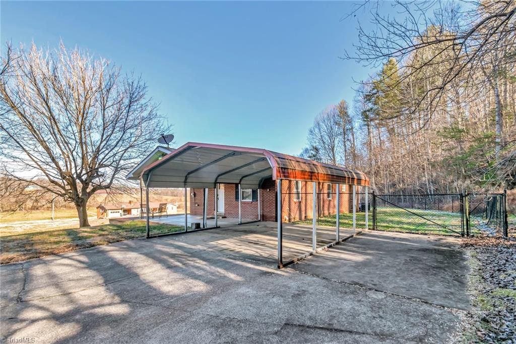 Photo of 541 Pennell Road, Moravian Falls, NC 28654 (MLS # 1206739)