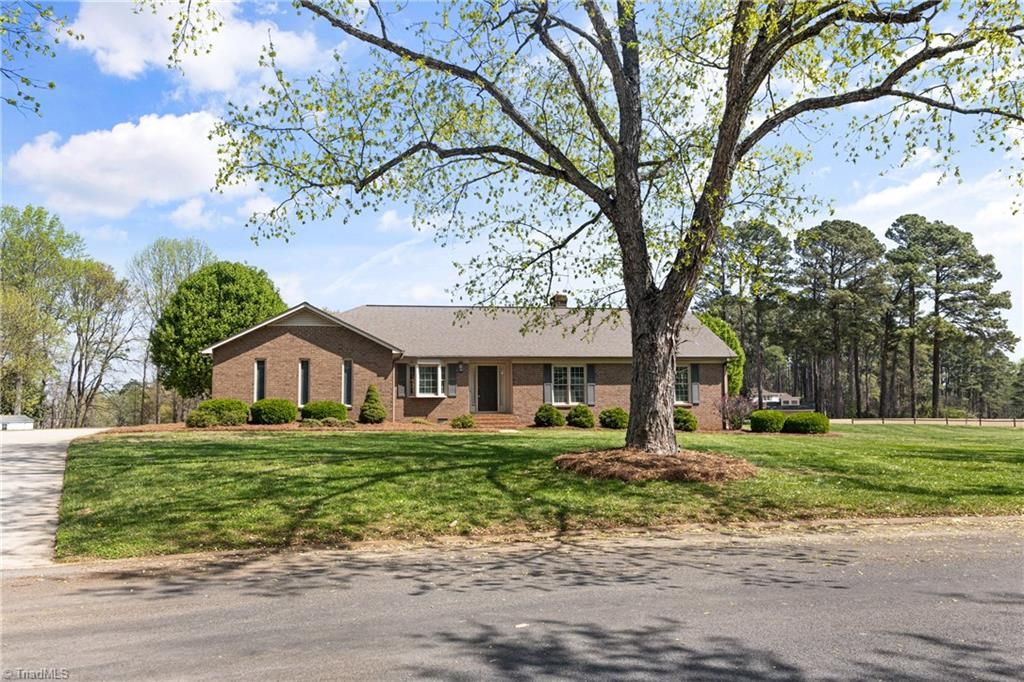 Photo of 316 Siouan Drive, Lexington, NC 27295 (MLS # 1214129)