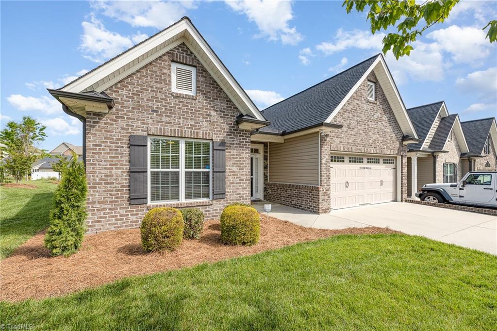 7070 Hanesbrook Circle, Clemmons, North Carolina image 3