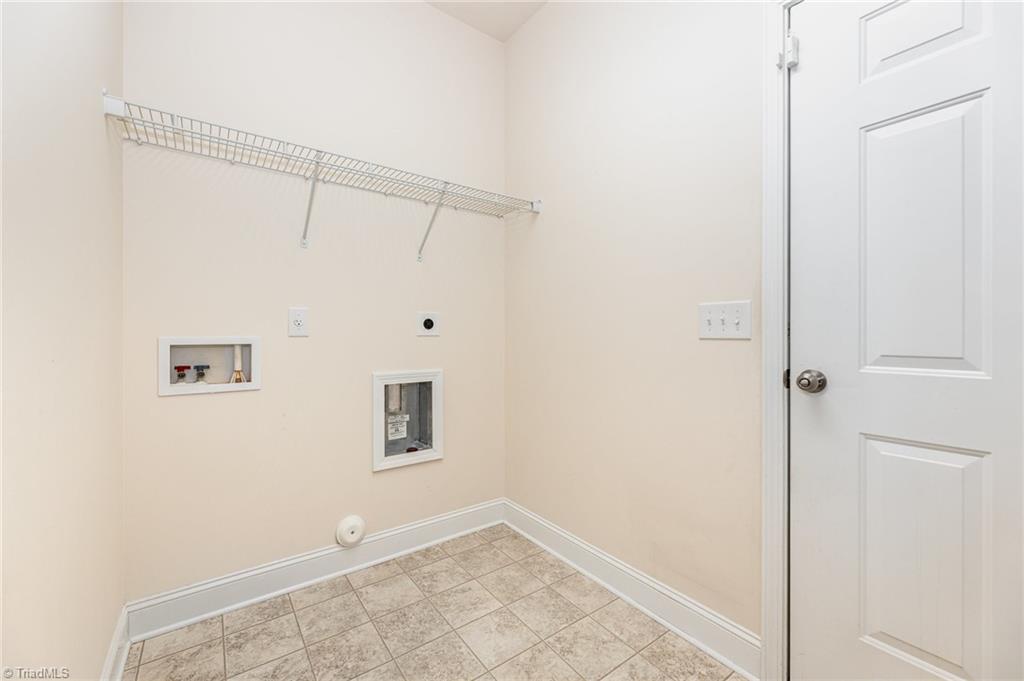 7070 Hanesbrook Circle, Clemmons, North Carolina image 24