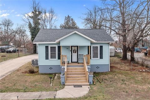 Homes For Sale - 818 Tucker Street<br/> Burlington, NC 27215