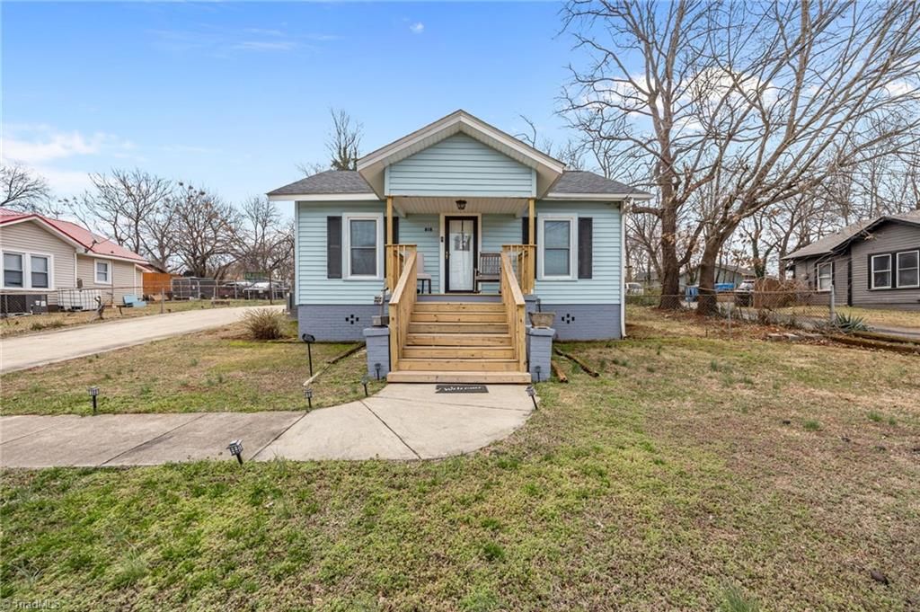 Photo of 818 Tucker Street, Burlington, NC 27215 (MLS # 1210701)