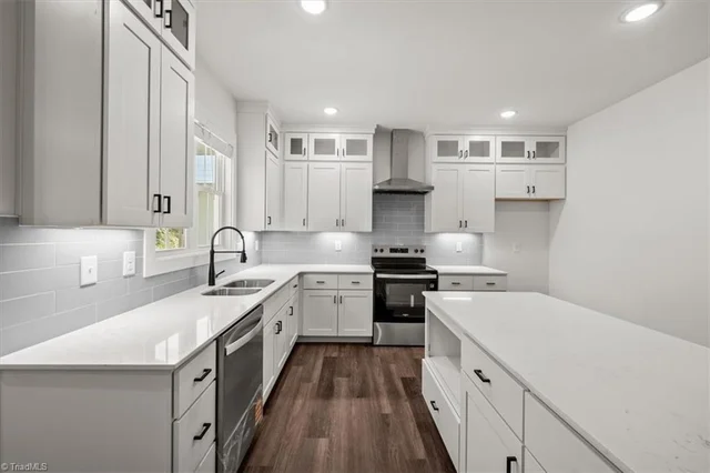 220 Old Heritage Road, photo 4 of 21