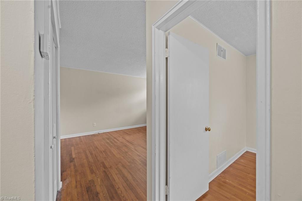 525 Overlook Street, Greensboro, North Carolina image 13