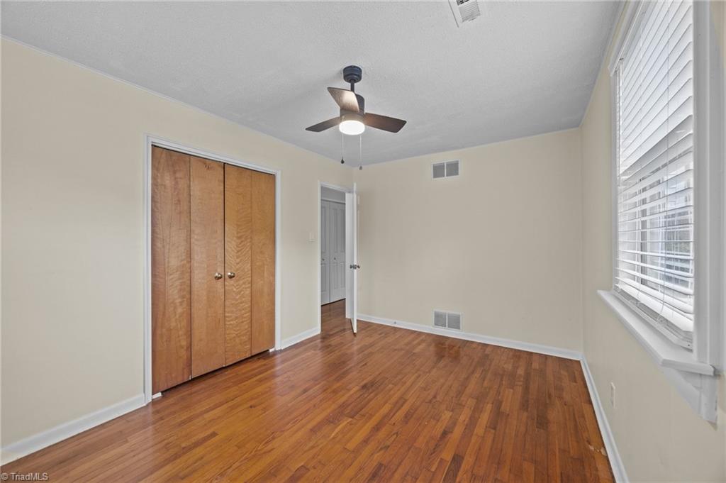 525 Overlook Street, Greensboro, North Carolina image 9
