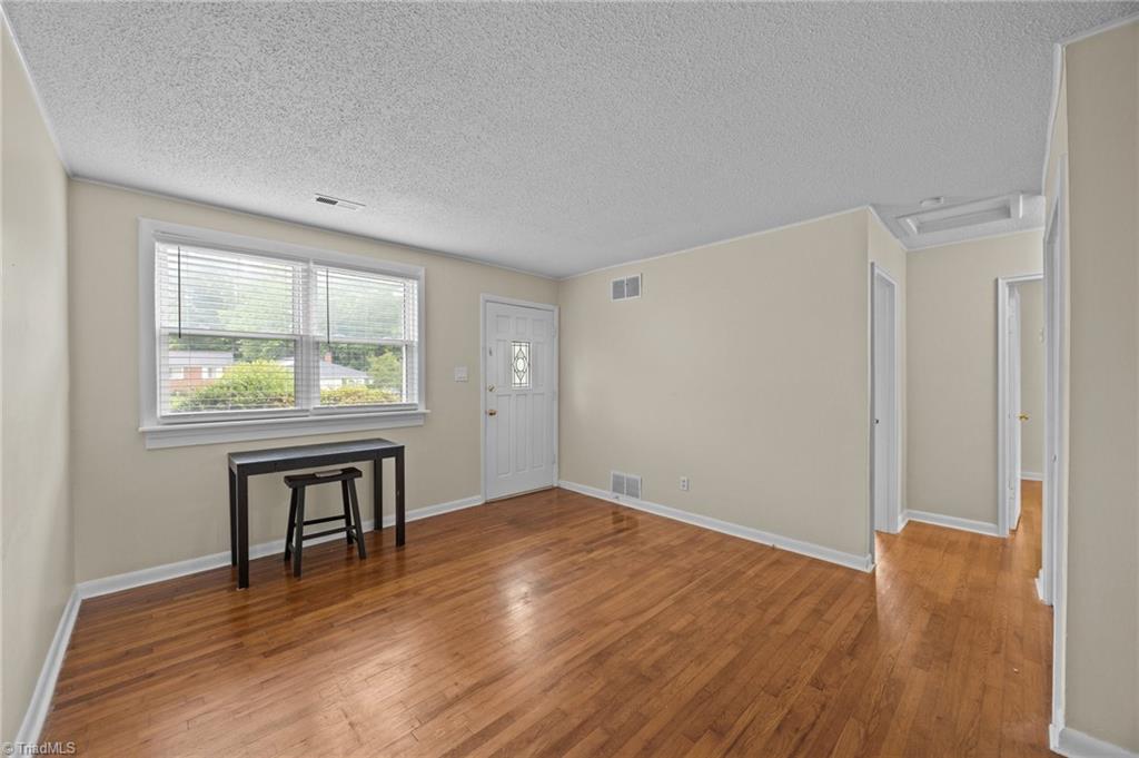 525 Overlook Street, Greensboro, North Carolina image 4