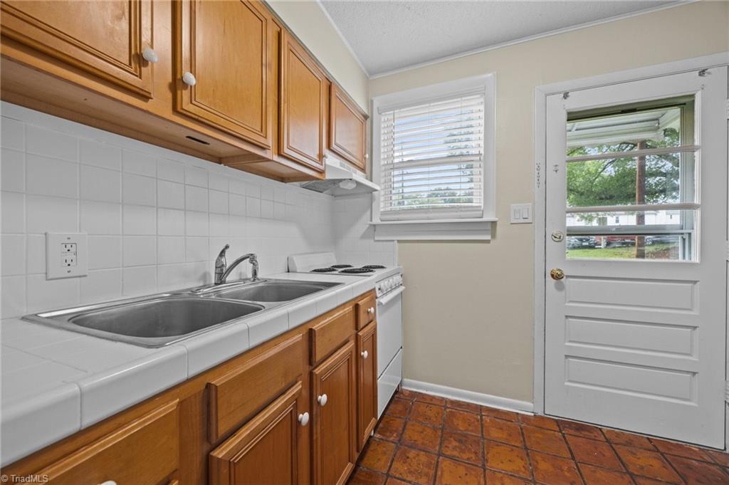 525 Overlook Street, Greensboro, North Carolina image 7