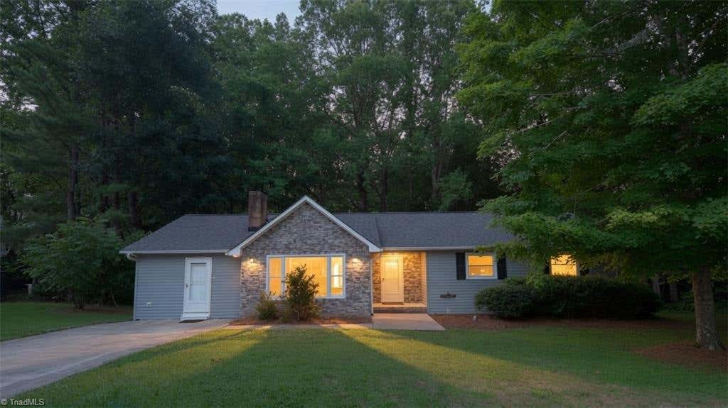 Photo of 222 Pleasantview Drive, King, NC 27021 (MLS # 1229034)