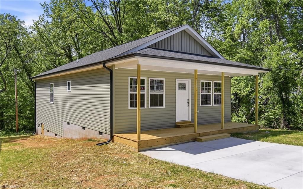 Photo of 420 Bristol Street, Lexington, NC 27292 (MLS # 1218275)