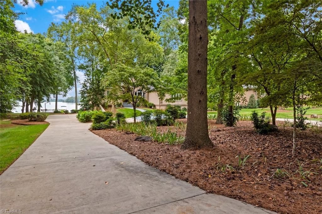 Photo of 1553 Waterford Pointe Road, Lexington, NC 27292 (MLS # 1190978)