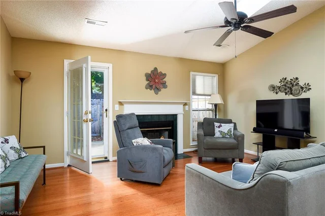 4332 Rocky Brook Court, photo 3 of 25