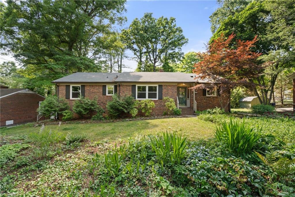 406 S Cliffdale Drive, Winston-salem, NC, 27104