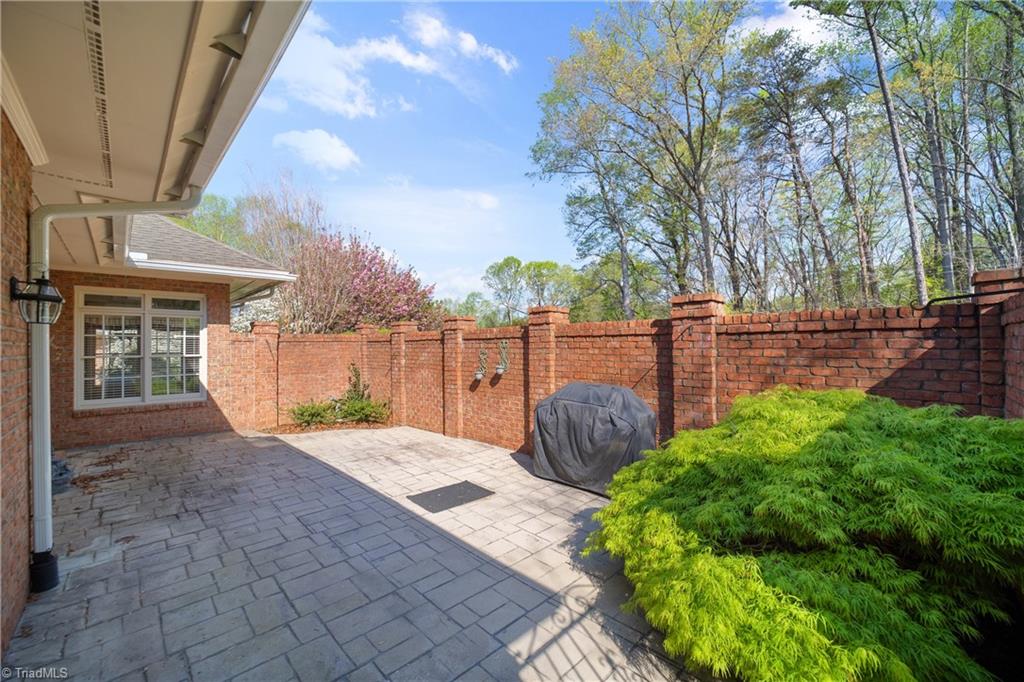 Winston-Salem, North Carolina 27106, United States, 3 Bedrooms Bedrooms, ,3 BathroomsBathrooms,Residential,Pending,133379