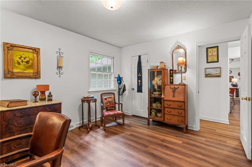 1502 Trafalgar Court, High Point, North Carolina image 9