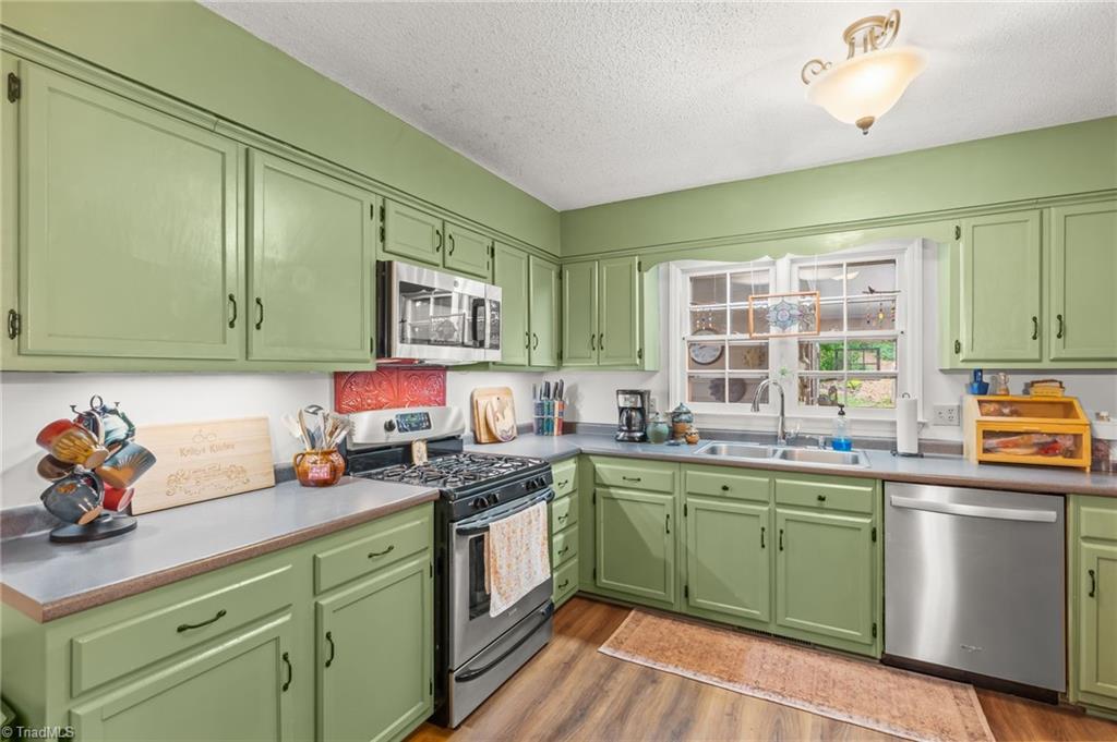 1502 Trafalgar Court, High Point, North Carolina image 11