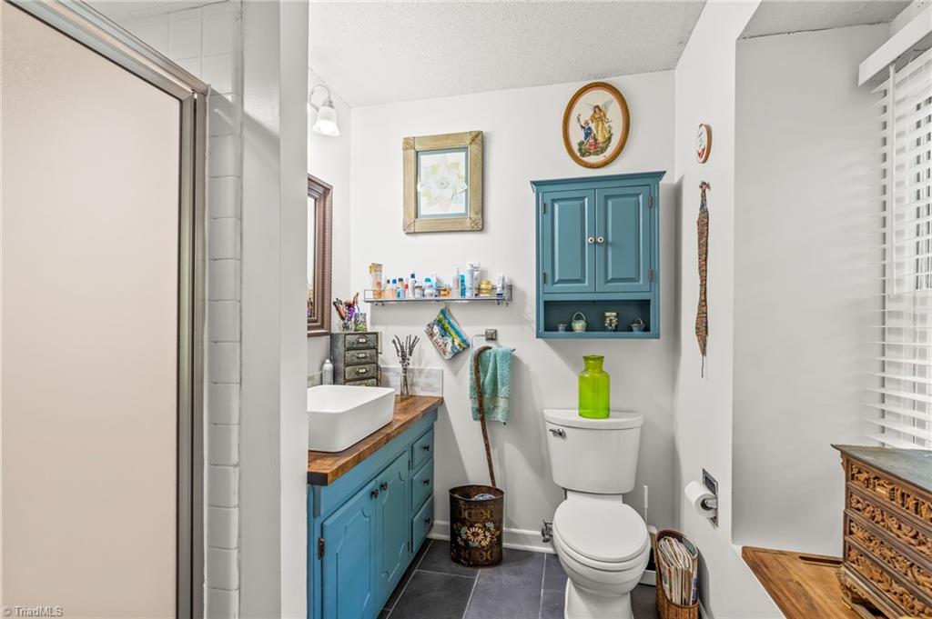 1502 Trafalgar Court, High Point, North Carolina image 24
