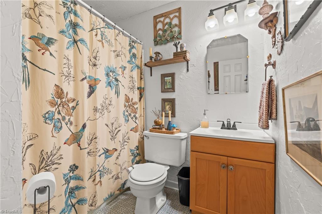 1502 Trafalgar Court, High Point, North Carolina image 21