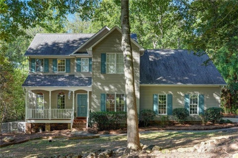 Homes For Sale - 7509 Keating Drive<br/> Oak Ridge, NC 27310