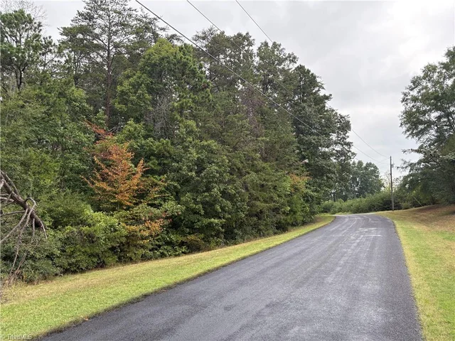 550 Van Buren Road, photo 2 of 26