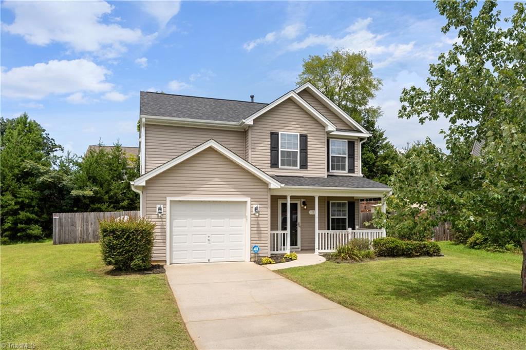 Greensboro, North Carolina 27405, United States, 3 Bedrooms Bedrooms, ,3 BathroomsBathrooms,Residential,Pending,180162