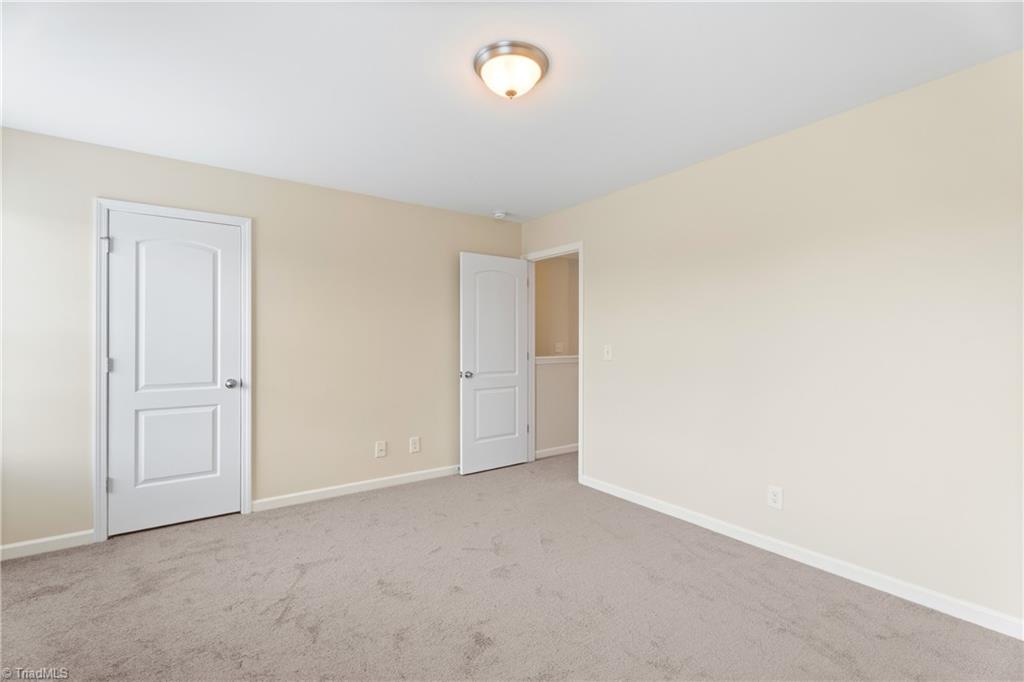 Greensboro, North Carolina 27405, United States, 3 Bedrooms Bedrooms, ,3 BathroomsBathrooms,Residential,Pending,180162