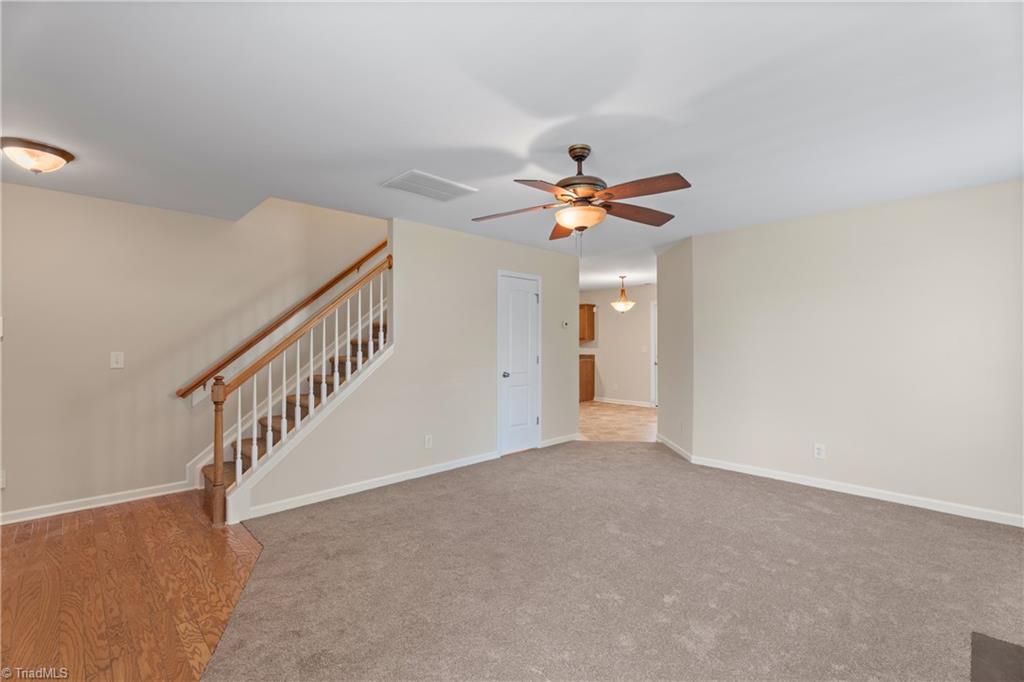 Greensboro, North Carolina 27405, United States, 3 Bedrooms Bedrooms, ,3 BathroomsBathrooms,Residential,Pending,180162