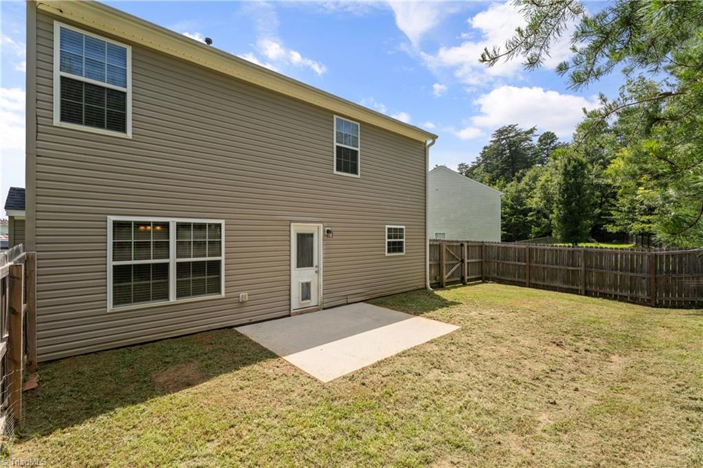 Greensboro, North Carolina 27405, United States, 3 Bedrooms Bedrooms, ,3 BathroomsBathrooms,Residential,Pending,180162