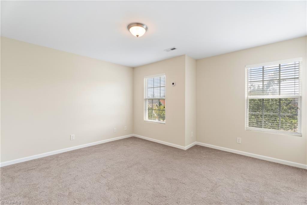 Greensboro, North Carolina 27405, United States, 3 Bedrooms Bedrooms, ,3 BathroomsBathrooms,Residential,Pending,180162