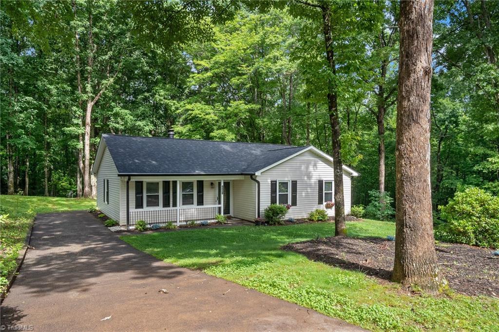 5301 Westrock Drive, Pfafftown, North Carolina image 1