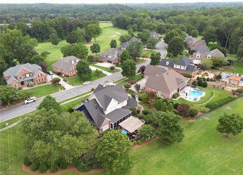 A home in Clemmons