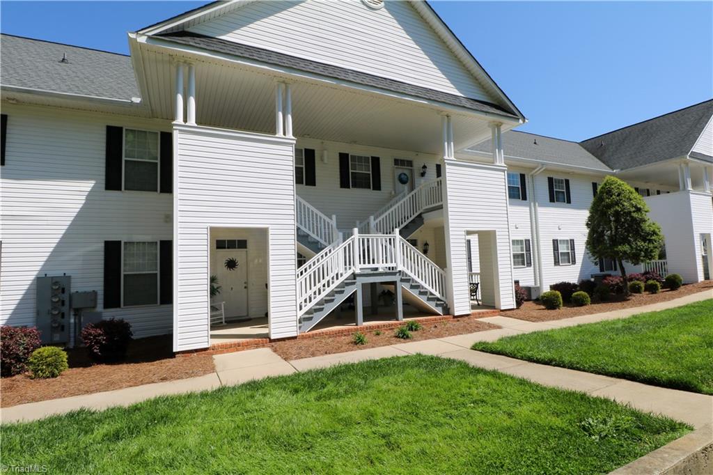Photo 2 of 50 of 150 Rivers Edge Place M condo