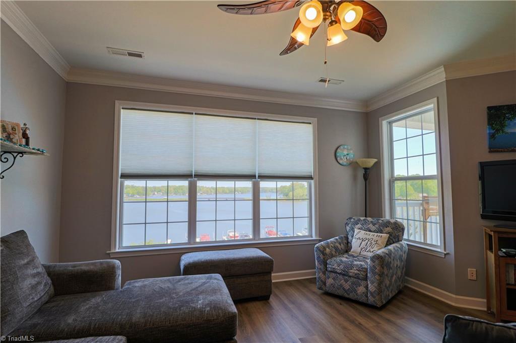 Photo 8 of 50 of 150 Rivers Edge Place M condo