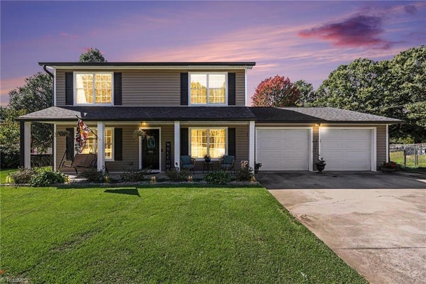 1945 HICKORY TREE RD, WINSTON SALEM, NC 27127 - Image af00575dc90e8945abccd31390bf0dfe/38068991