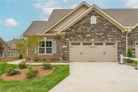 Townhouse For Sale - 1048 Beechcraft Drive<br/> Alamance County, Mebane, NC 27302