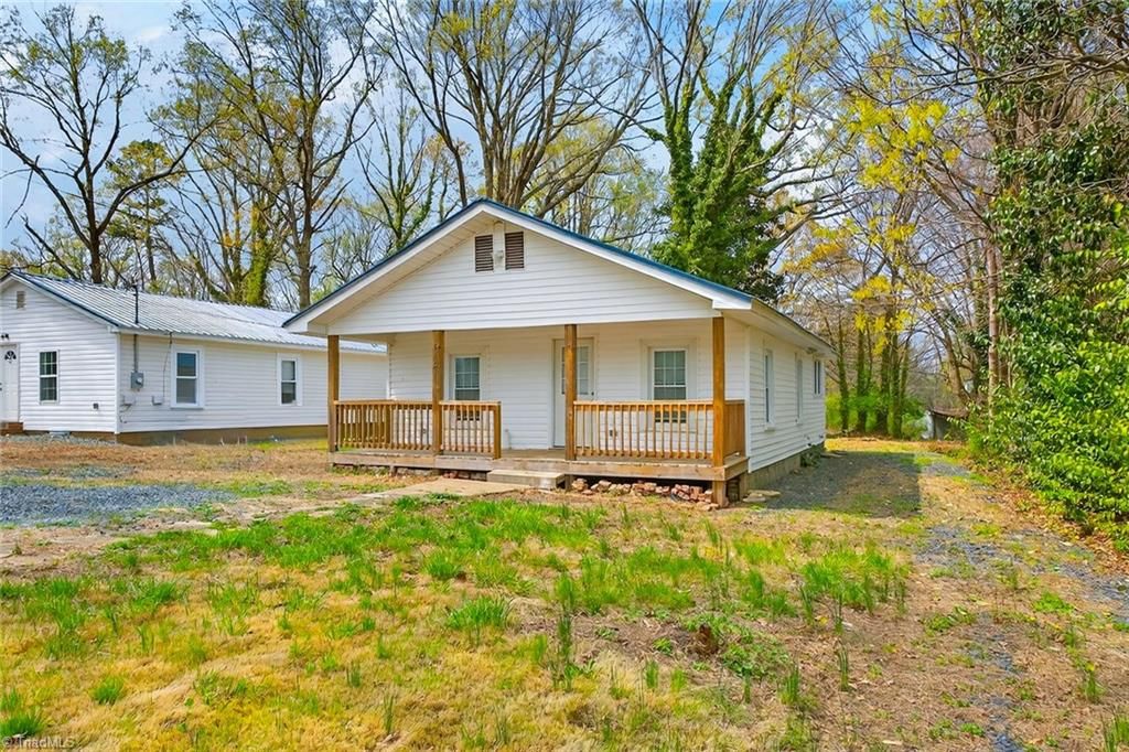 Photo of 527 Booker T Washington Avenue, Asheboro, NC 27203 (MLS # 1214353)