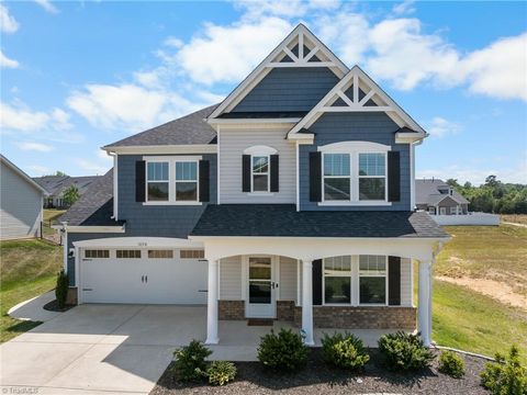 Homes For Sale - 1606 Silver Lake Drive<br/> Kernersville, NC 27284