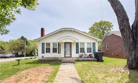 Homes For Sale - 212 E Moore Avenue<br/> High Point, NC 27263