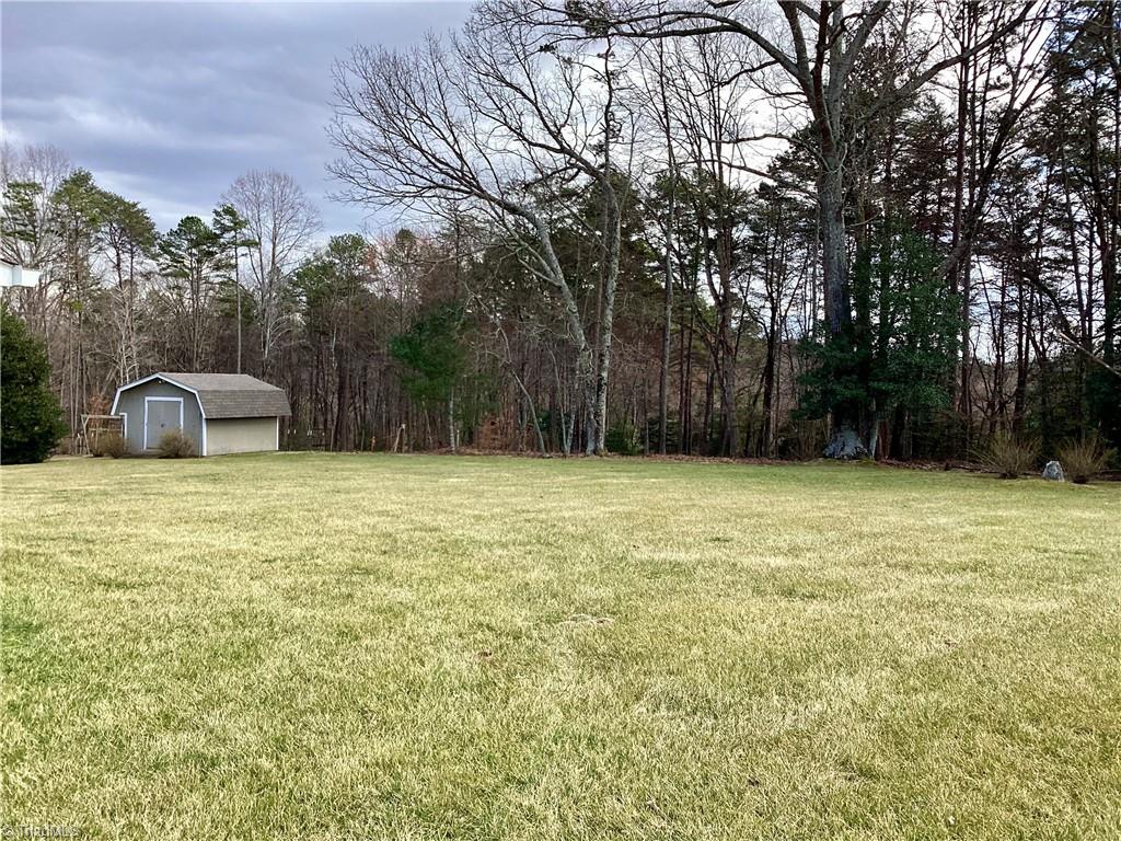202 Ashley Drive, Dobson, North Carolina image 3