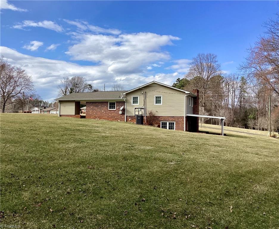 202 Ashley Drive, Dobson, North Carolina image 2