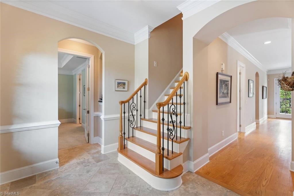 5584 Foxgate Circle
